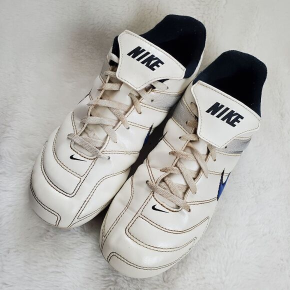 5Y Nike White Soccer Cleats Shoes - Picture 9 of 10